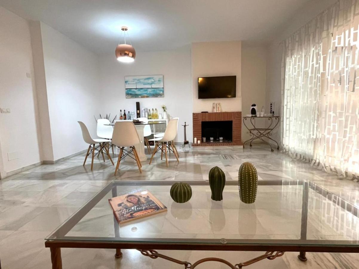 Amazing Apartment For Families Up To 6 Persons Benalmádena Exterior photo