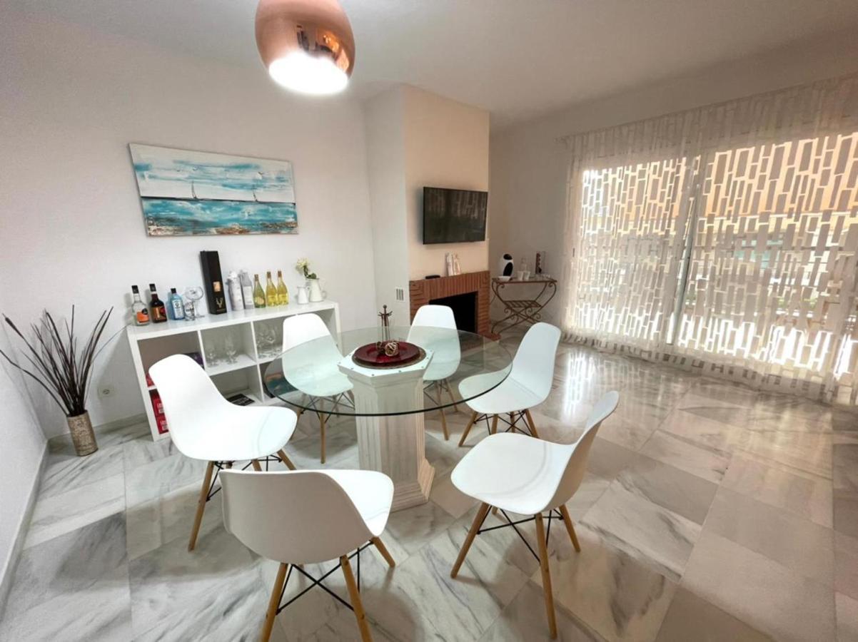 Amazing Apartment For Families Up To 6 Persons Benalmádena Exterior photo