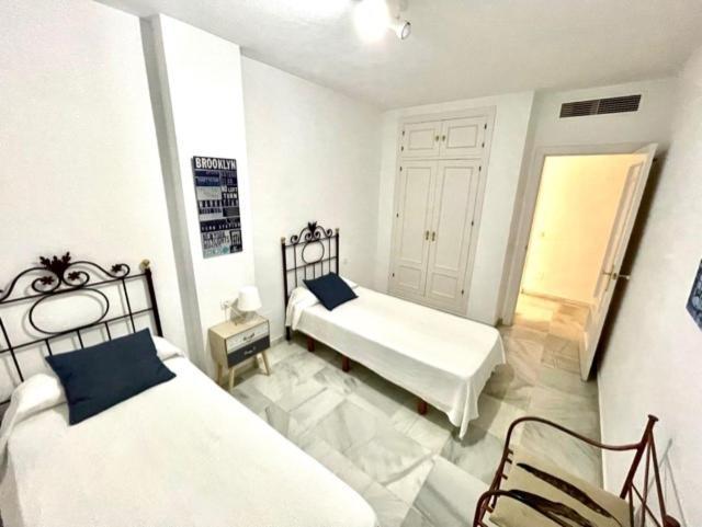 Amazing Apartment For Families Up To 6 Persons Benalmádena Exterior photo