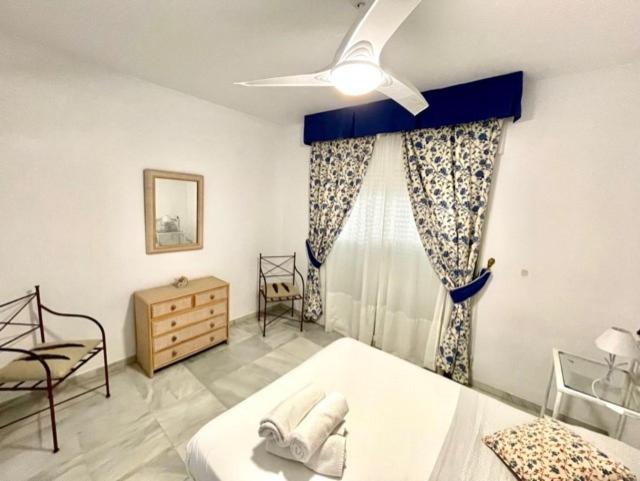 Amazing Apartment For Families Up To 6 Persons Benalmádena Exterior photo